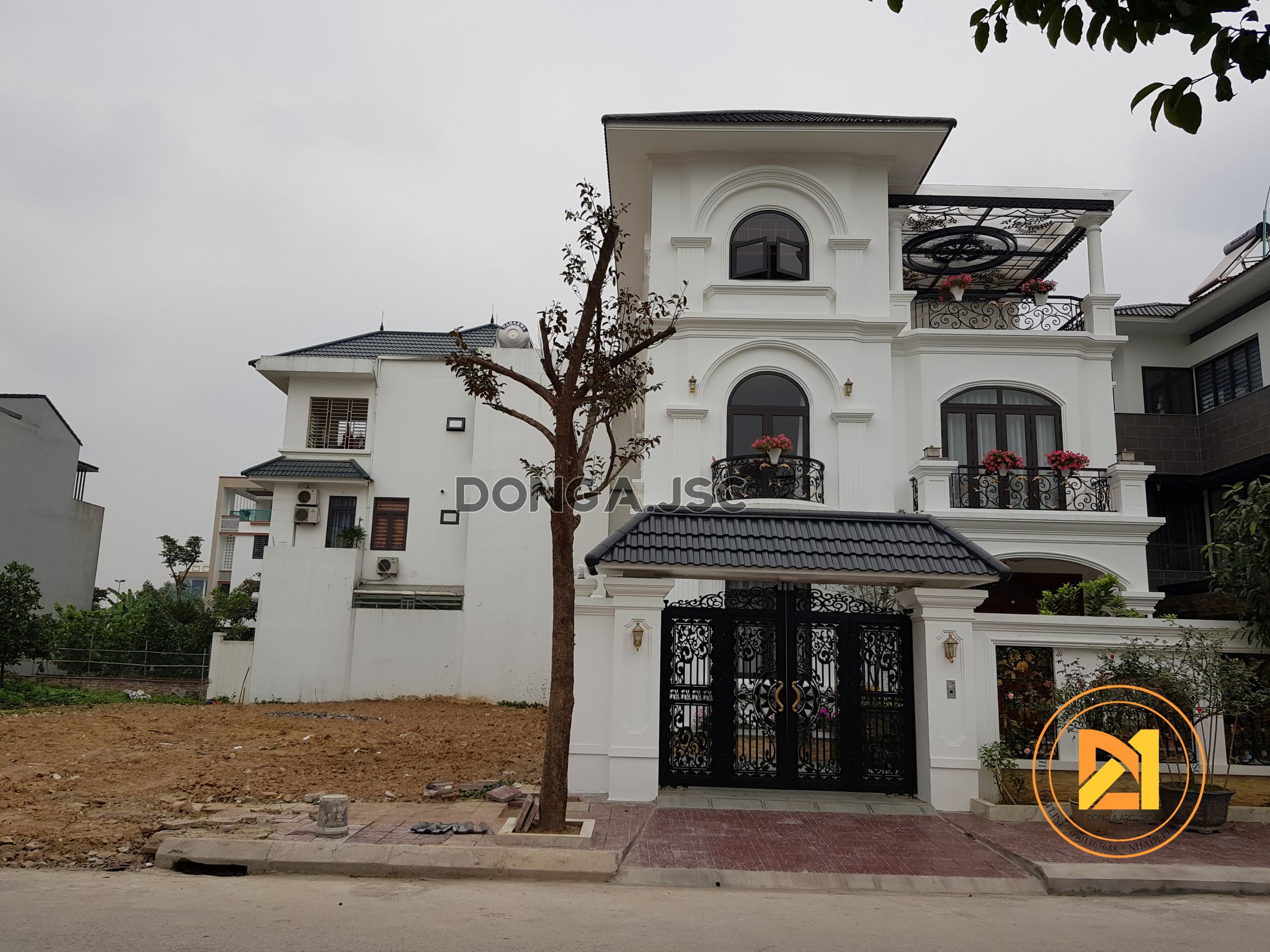Hình ảnh thực tế hoàn thiện biệt thự 3 tầng tân cổ điển ở Vĩnh Phúc